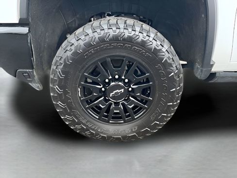 Used 2024 Chevrolet Silverado 2500 ZR2 w/ Technology Package AWD/4WD image 22
