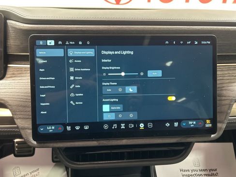 Used 2023 Rivian R1S Launch Edition AWD/4WD image 39
