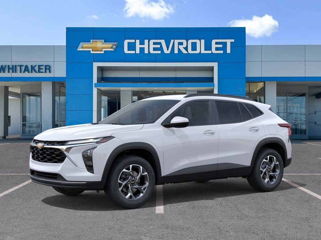 New 2026 Chevrolet Trax LT w/ Driver Confidence Package FWD image 2