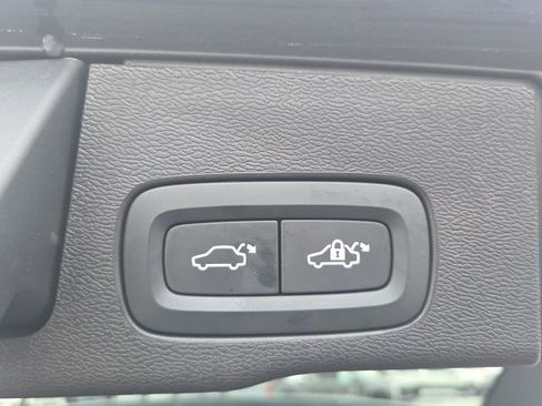 Used 2021 Volvo XC60 T5 Inscription image 18