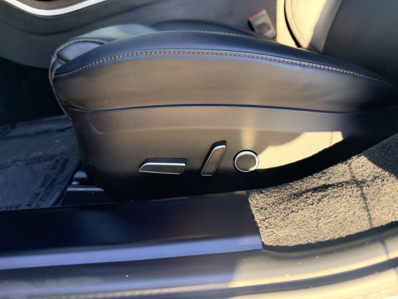 Used 2022 Tesla Model S AWD/4WD image 18