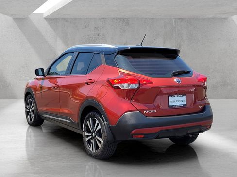 Used 2019 Nissan Kicks SR w/ SR Premium Package FWD image 6