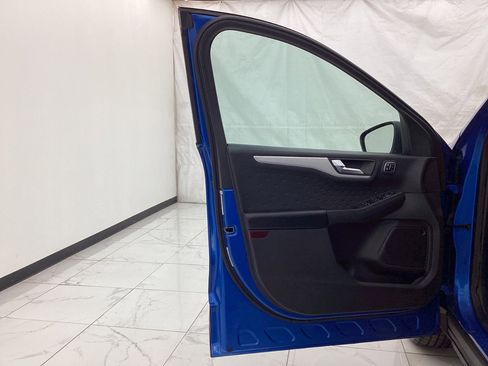 Used 2020 Ford Escape SEL image 18