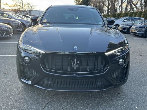 Used 2022 Maserati Levante Trofeo image 2