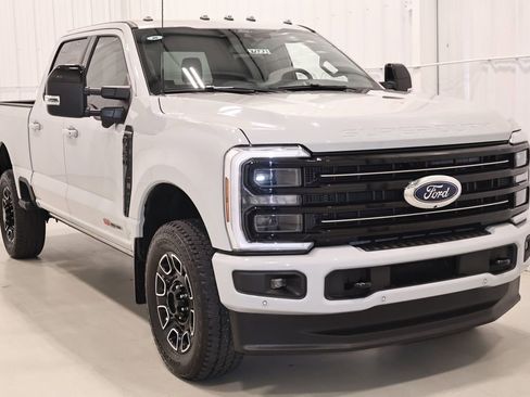 Certified 2025 Ford F350 Platinum w/ FX4 Off-Road Package AWD/4WD image 4
