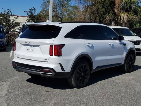 Certified 2023 Kia Sorento SX image 4
