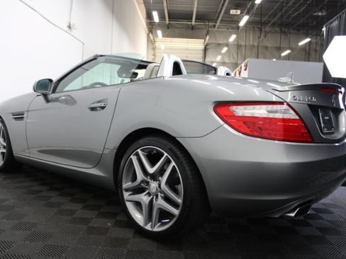 Used 2014 Mercedes-Benz SLK 250 image 12