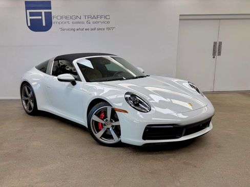 Used 2024 Porsche 911 Targa 4S w/ Premium Package image 23
