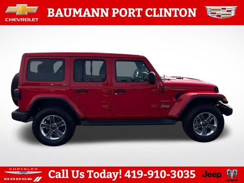 Used 2022 Jeep Wrangler Unlimited Sahara w/ LED Lighting Group AWD/4WD image 8