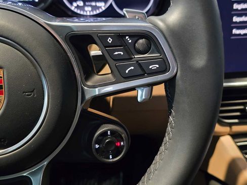 Used 2023 Porsche Cayenne Platinum Edition AWD/4WD image 29