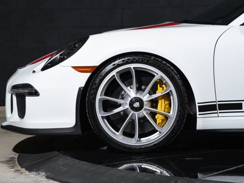 Used 2016 Porsche 911 R RWD image 39
