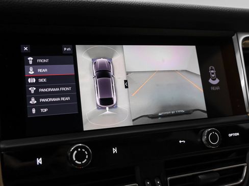 Certified 2026 Porsche Macan AWD/4WD image 32