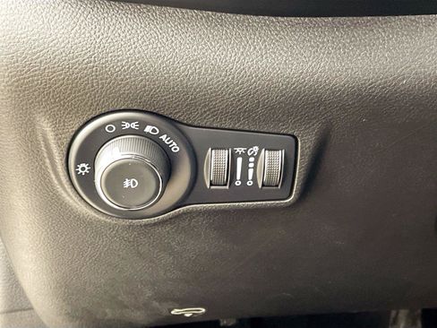 Used 2024 Jeep Compass Latitude AWD/4WD image 14