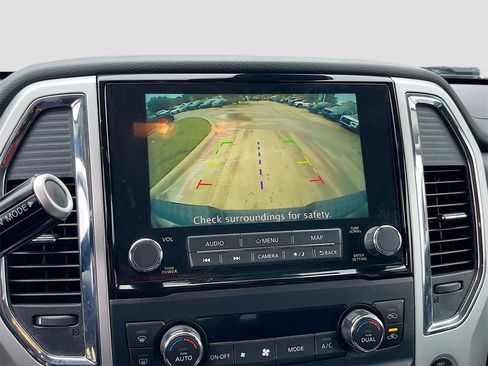 Used 2021 Nissan Titan SV w/ SV Convenience Package image 14