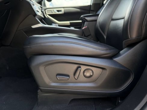 Used 2023 Ford Explorer XLT w/ Equipment Group 202A AWD/4WD image 12