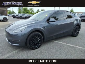 Used 2023 Tesla Model Y Long Range AWD/4WD video 1