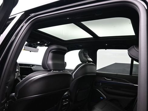 New 2024 Jeep Grand Cherokee Overland w/ Advanced Protech Group III image 24