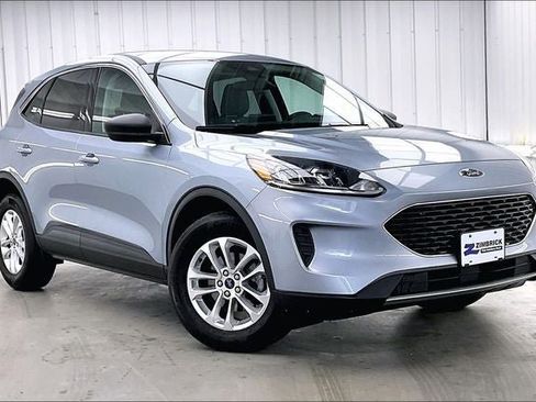 Used 2022 Ford Escape SE w/ Cold Weather Package AWD/4WD image 1