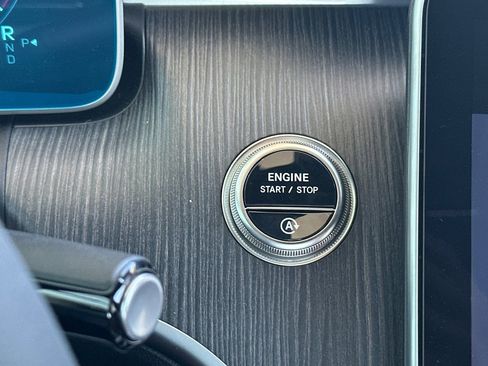New 2025 Mercedes-Benz C 300 4MATIC Sedan image 19