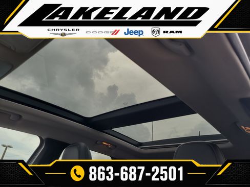 Used 2021 Jeep Renegade Limited w/ Sun & Sound Group AWD/4WD image 18
