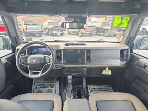 Used 2024 Ford Bronco Wildtrak image 16