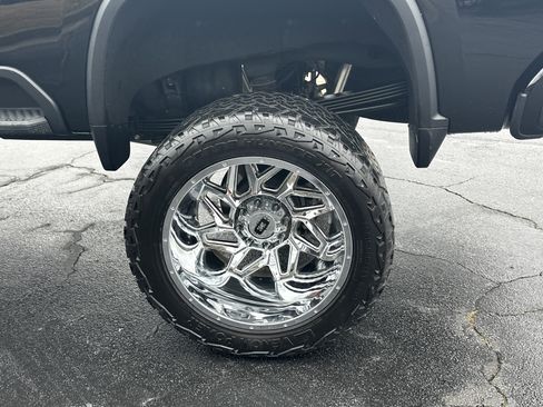 Used 2024 Chevrolet Silverado 2500 High Country w/ Midnight Edition image 23