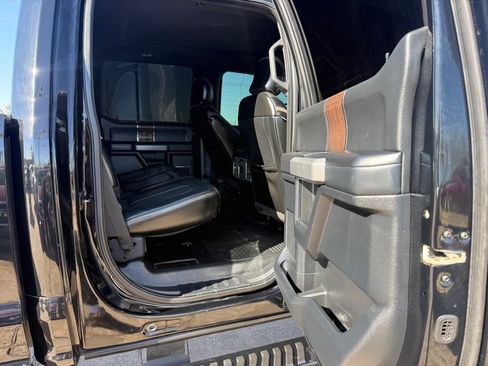 Used 2017 Ford F250 Platinum w/ Platinum Ultimate Package image 10