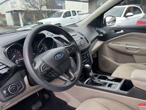 Used 2017 Ford Escape SE image 7