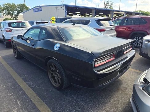 Used 2017 Dodge Challenger R/T Scat Pack RWD image 6