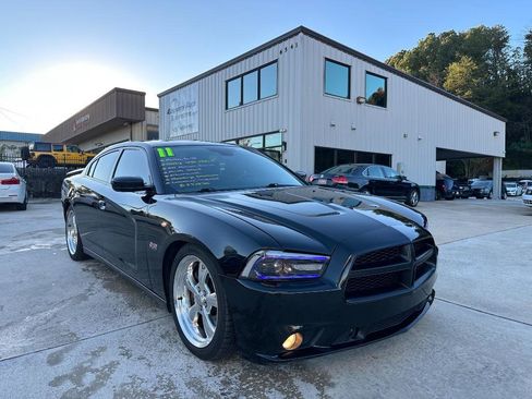 Used 2011 Dodge Charger R/T image 1