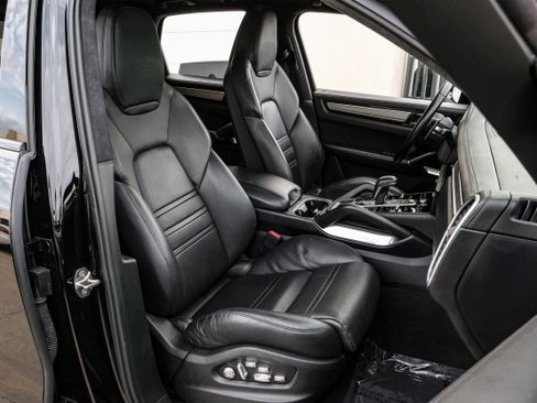 Used 2019 Porsche Cayenne Turbo image 39