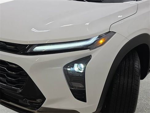 Used 2025 Chevrolet Trax ACTIV w/ Driver Confidence Package image 30