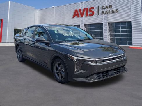 Used 2025 Kia K4 FWD image 3