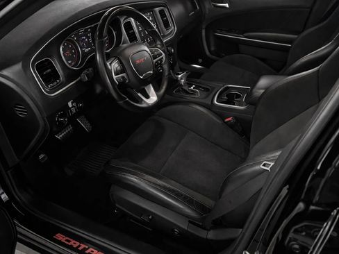 Used 2018 Dodge Charger R/T Scat Pack image 7