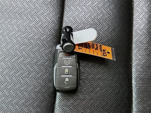 Used 2021 RAM 1500 Laramie image 32