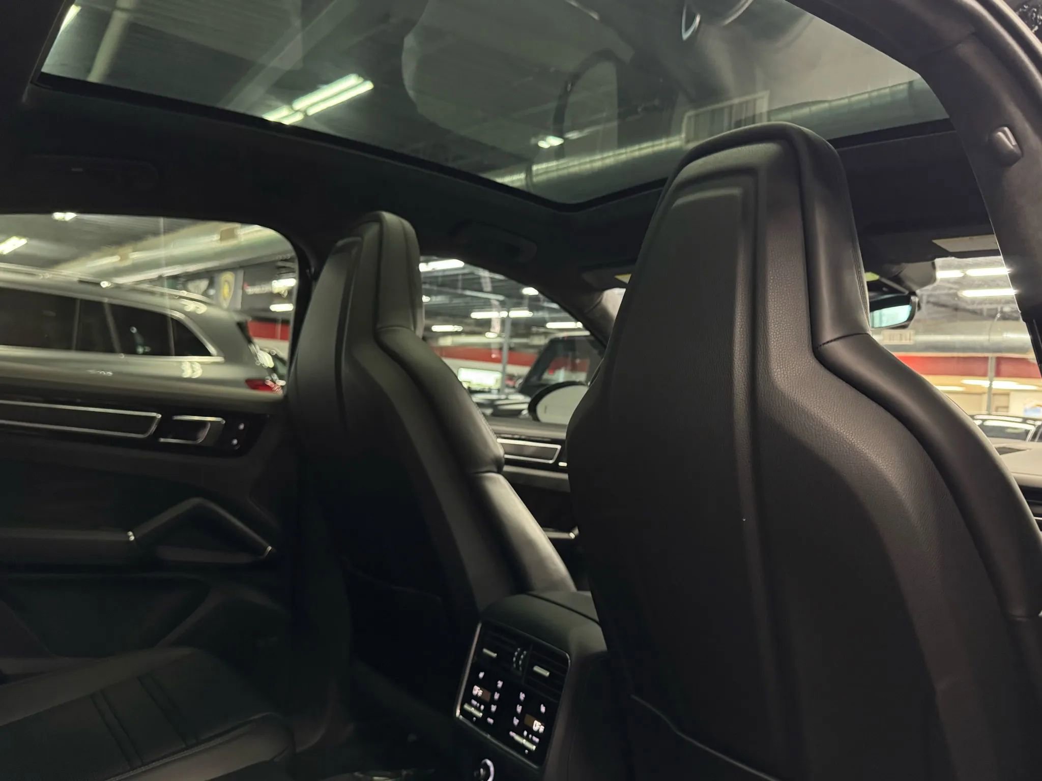 Used 2023 Porsche Cayenne GTS AWD/4WD image 27
