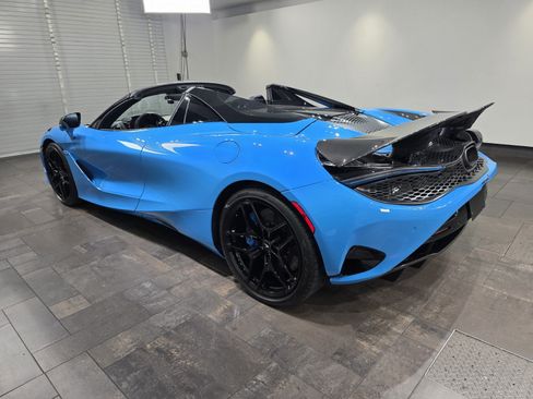 Used 2024 McLaren 750S Spider RWD image 4