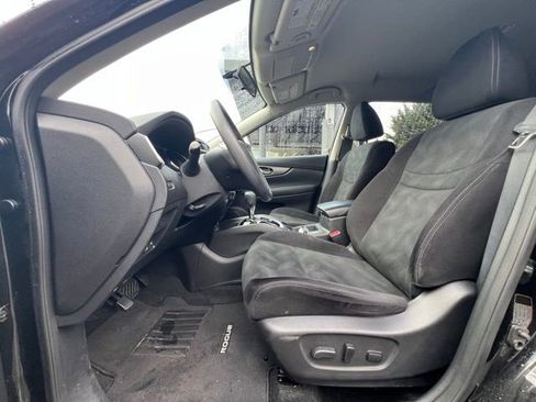 Used 2014 Nissan Rogue SV image 18