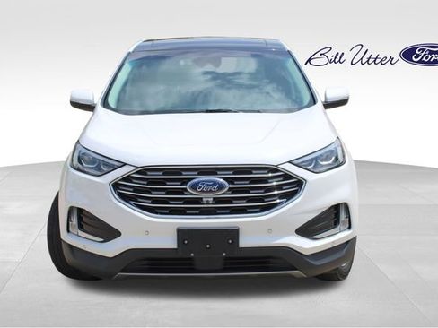 Used 2020 Ford Edge Titanium w/ Equipment Group 301A FWD image 2