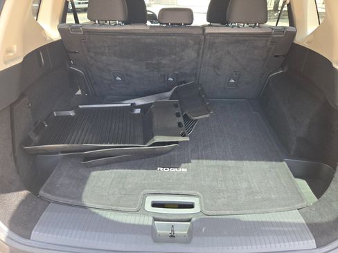 Used 2023 Nissan Rogue SV FWD image 24