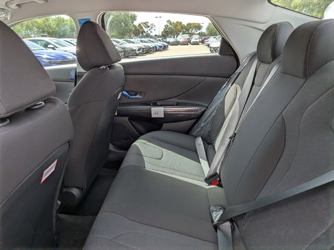 New 2026 Hyundai Elantra SE FWD image 14