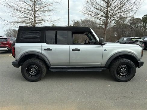 Used 2023 Ford Bronco Black Diamond image 13