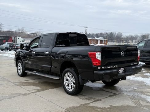 Used 2017 Nissan Titan SV image 5