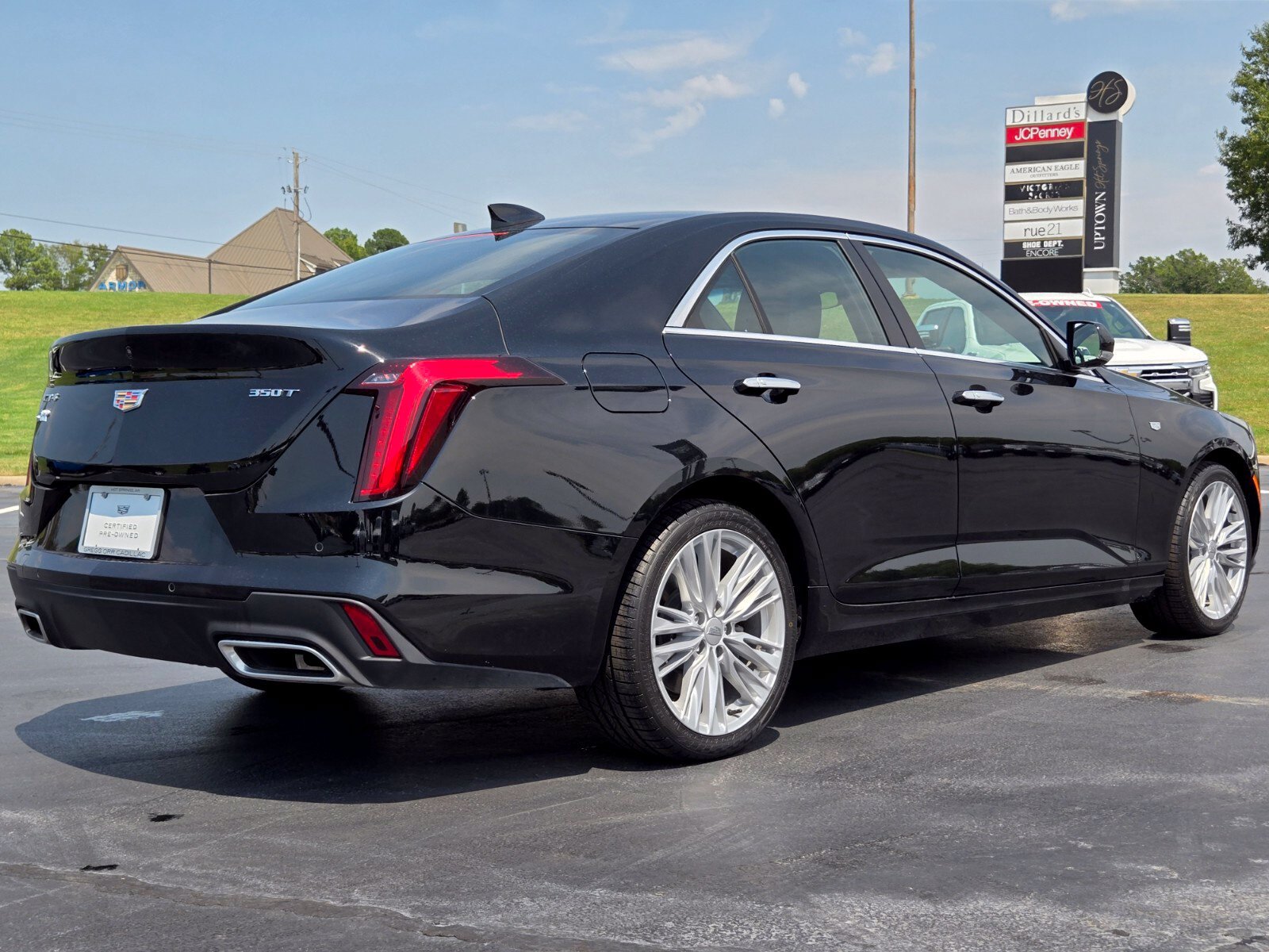 Used 2026 Cadillac CT4 Premium Luxury RWD image 5