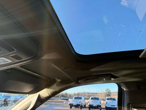 Used 2024 Chevrolet Tahoe Z71 w/ Luxury Package image 21