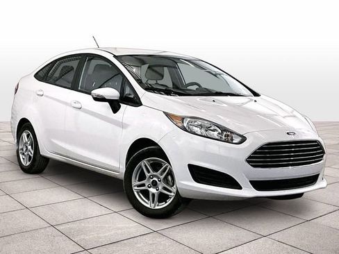 Used 2019 Ford Fiesta SE w/ Cold Weather Package FWD image 2