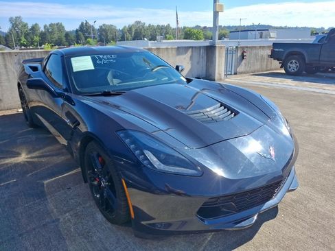 Used 2014 Chevrolet Corvette Stingray Coupe RWD image 2
