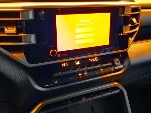 Used 2022 Toyota Tundra SR5 w/ SR5 Premium Package image 29