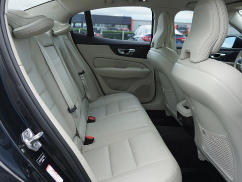 Used 2020 Volvo S60 T6 Momentum w/ Premium Package AWD/4WD image 23