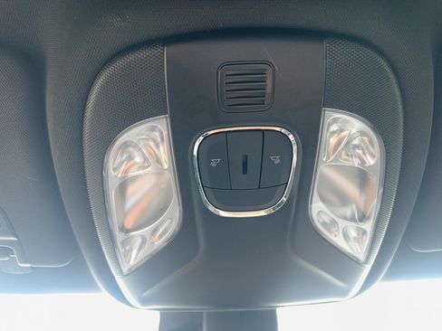 Used 2024 Jeep Compass Latitude AWD/4WD image 21